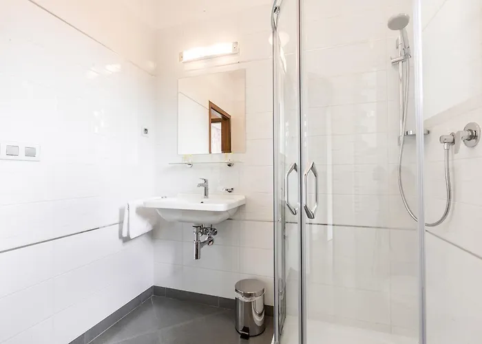 Mandát Hotel 3*